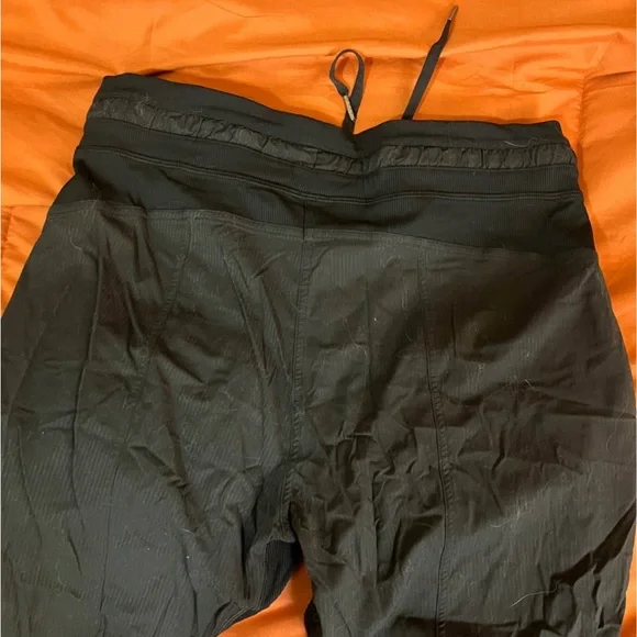 Women's Lululemon Dance Studio Midrise Black Cropped Pants - Picture 2 of 6